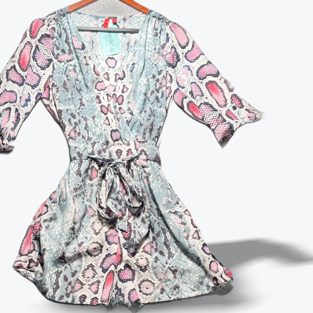 V-Neck Romper Snakeskin Print 5|48 Saks Firth‎ Ave Elastic Waist Tie Belt S